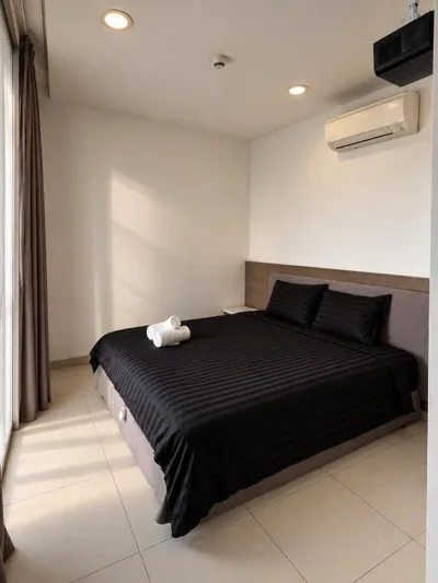 Apartamento de un dormitorio con balcón y vista a la ciudad — Uhouse - MELIA Thao Dien Hotel & Aparment
